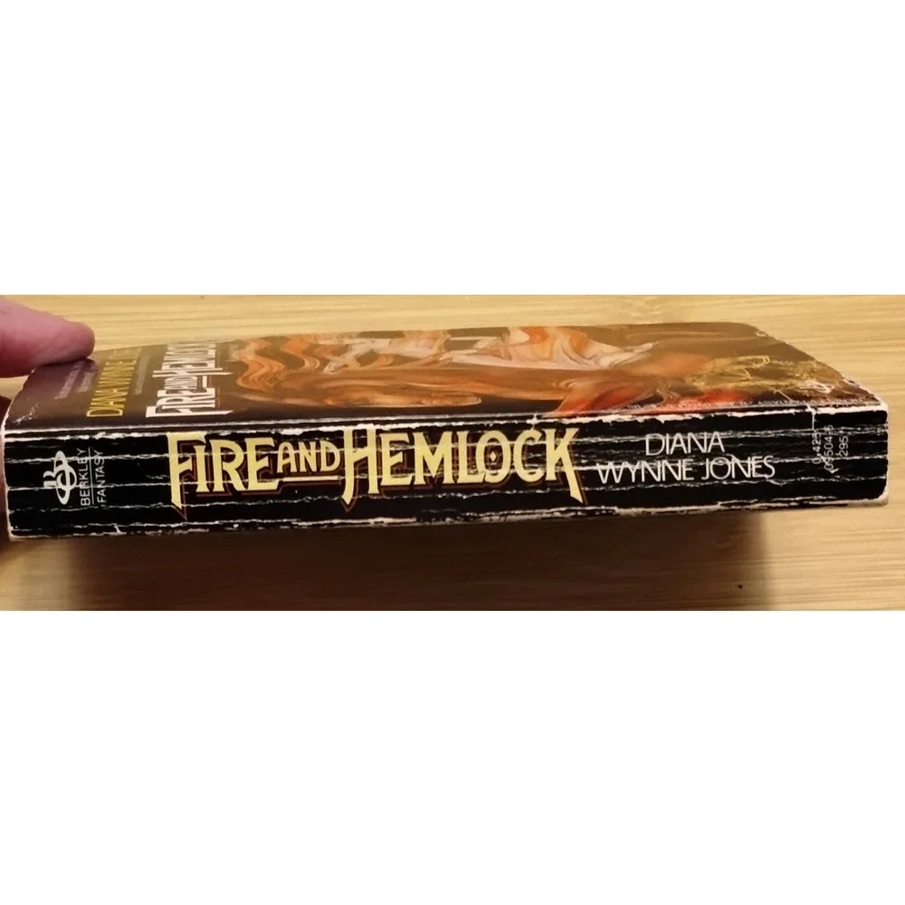 Diana Wynne Jones Fire And Hemlock 1986 Berkley Vintage Fantasy Paperback Book